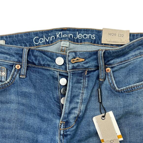 Calvin Klein Straight Button Fly Distressed Denim Jeans NWT Cyndi Blue W29 L32 - Picture 6 of 10